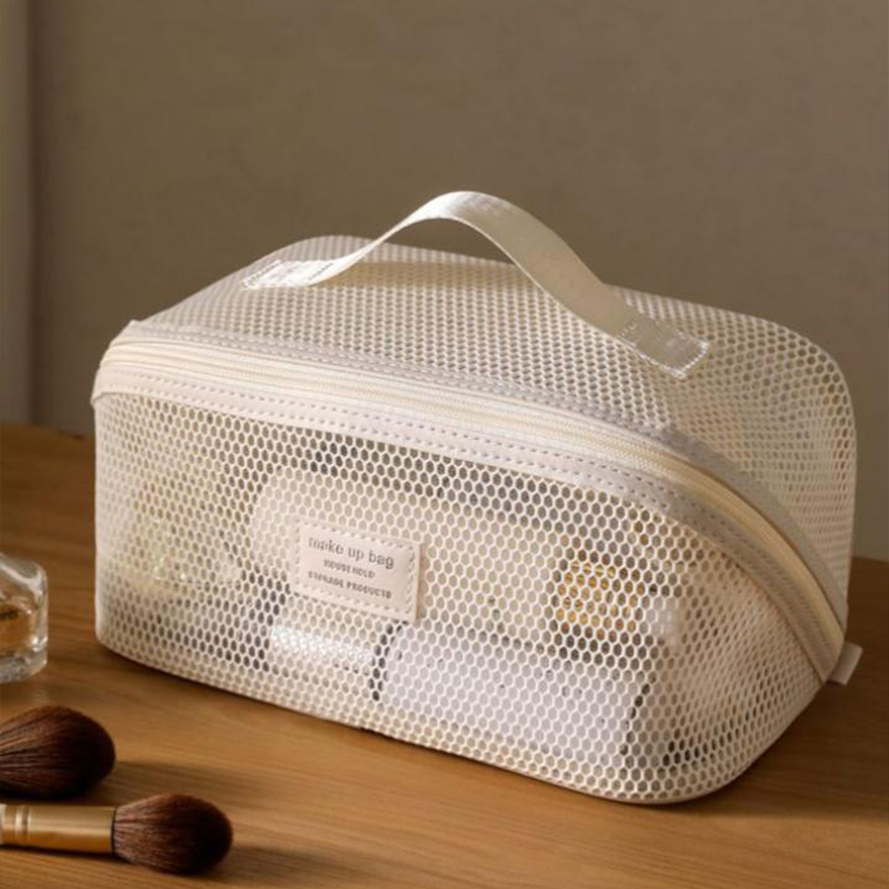 Light Luxury Mesh Travel Makeu - огляд і ціна Luxury Skincare Items