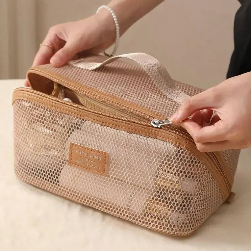 Light Luxury Mesh Travel Makeu - огляд і ціна Luxury Skincare Items